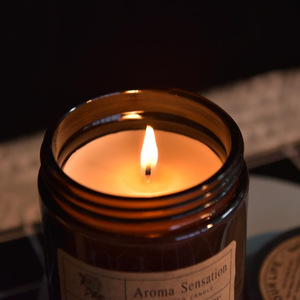 Etiquetas privadas de lujo para contenedores de vidrio de 300 ml, color marrón ámbar, para velas de cera de soja, con tapa de rosca plateada. - Product Image 6