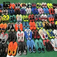 Chaussures de football d'occasion en gros S24 Ukay Factory, chaussures de football usagées avec des traces minimales d'usure, chaussures Ukay, chaussures de football