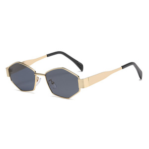 2024 Lvcong femmes métal lunettes <span class=keywords><strong>de</strong></span> soleil forme <span class=keywords><strong>de</strong></span> diamant lunettes <span class=keywords><strong>de</strong></span> soleil concepteur mode UV 400 dame lunettes <span class=keywords><strong>de</strong></span> soleil petit cadre pour unisexe - Product Image 3