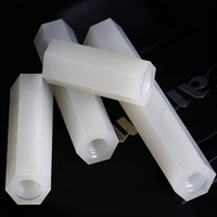 M2 M2.5 M3 M4 Blanco Negro Hex Nylon Separador Columna Espaciadora Cabeza plana Agujero pasante Nylon Plástico PCB Separador hexagonal