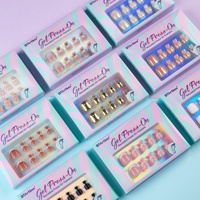 Fournisseur en gros de faux ongles en gel souple personnalisés, courts, carrés, artificiels, avec design perlé, couvrance totale, réutilisables, avec colle