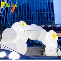 Avec éclairage LED Ballon gonflable en forme d'arche en forme de nuage pour l'affichage d'événements