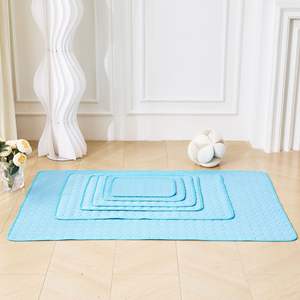 Moderne Sommer kühlung Haustier Matte einfarbig Eis Seide Katzen Hunde kalt erkennendes Kühl kissen Atmungsaktives Eis <span class=keywords><strong>Pad</strong></span> grenz überschreiten der Versand - Product Image 1