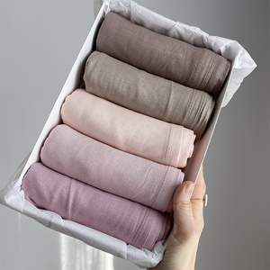 <span class=keywords><strong>YOMO</strong></span> 4 unids/caja musulmán Jersey Hijab bufanda Color sólido islámico largo Hijab chales envolturas pañuelo para la cabeza Foulard Femme caja de regalo - Product Image 5