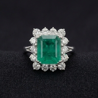 Bague de fiançailles et de mariage élégante en platine et diamants avec certification IGI, finition luxueuse et brillante pour les fêtes et les occasions
