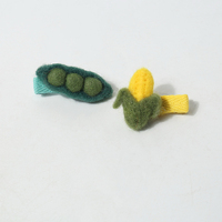 Petites pinces à cheveux en feutre mignonnes faites à la main pour enfants accessoires de cheveux simples et doux avec ruban de simulation de fruits et légumes en métal