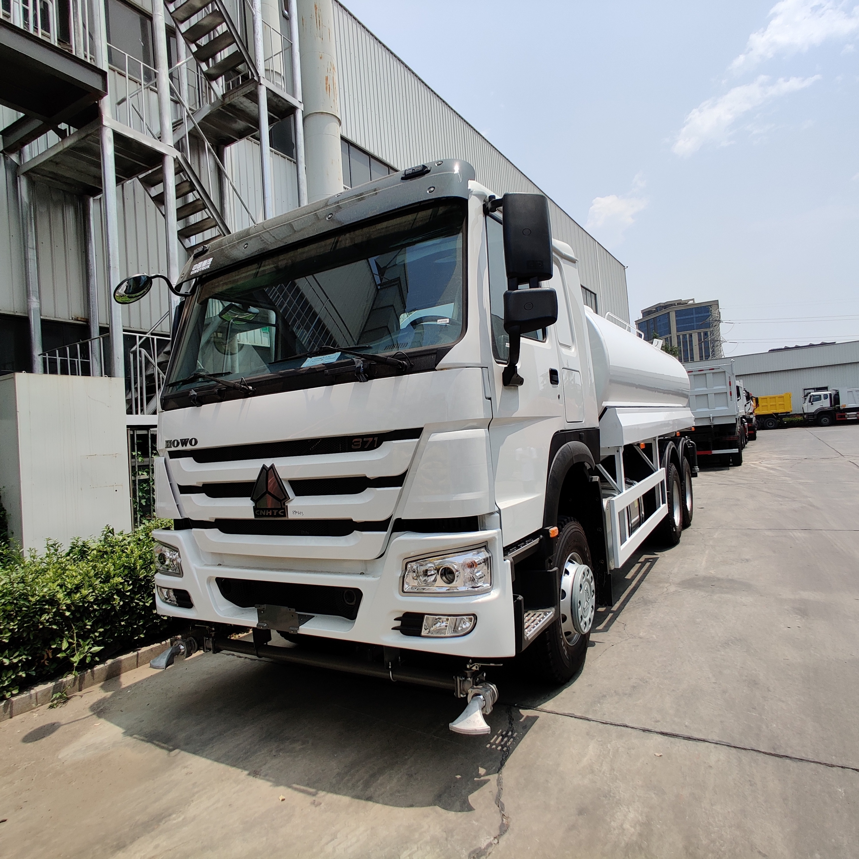 2021 модель Sinotruk HOWO Новый 10 колеса 6X4 топливный бак грузовика 371HP для продажи