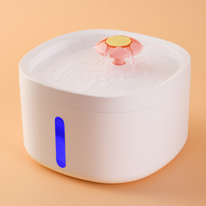 Fuente de agua para gatos ultrasilenciosa de 87oz/2,6 L, luz LED, fuente de agua automática para mascotas, fuente de agua para gatos - Product Image 1