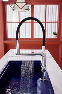 <span class=keywords><strong>Robinet</strong></span> de cuisine moderne en laiton à poignée unique, à montage <span class=keywords><strong>sur</strong></span> pont, avec douchette extractible, en matériau de qualité alimentaire, eau chaude et froide, avec <span class=keywords><strong>tuyau</strong></span> de raccordement - Product Image 2