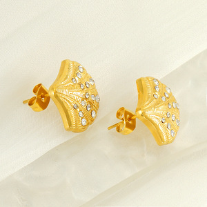 Orecchini a perno multipli a cuore in acciaio inossidabile ipoallergenici placcati oro da <span class=keywords><strong>donna</strong></span>, regalo hip-hop - Product Image 4
