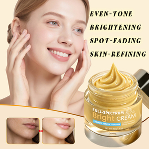 Crème Correctrice Anti-Taches Unifiante en Gros avec <span class=keywords><strong>Acide</strong></span> Kojique et <span class=keywords><strong>Alpha</strong></span>-Arbutine pour un Teint Éclairci - Product Image 1