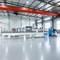 QILI UPVC WPC Cadre de fenêtre de porte Profil PUR Machine à plastifier avec colle Pur 20KW Moteur haute puissance Roulements robustes