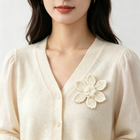 Vente en gros de fleurs à six pétales en crochet écologiques faites à la main de 6 cm, motif coloré, patch tricoté, décoration pour vêtements, chapeaux, ornements de couture
