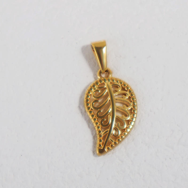 5-hollow leaves-gold gold