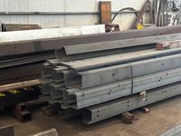 Structure en acier plié perforé sur mesure, à angles multiples, avec cadre soudé en tôle