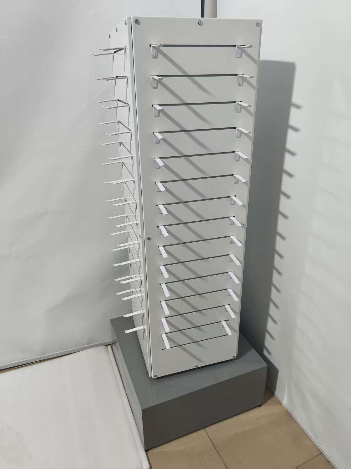 360 Degrees Rotation Metal Display Stand White Data Cord Display Racks square Floor Stand Shelf with Long Pegs — view 6