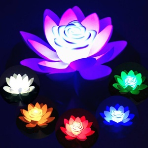ดอกบัวประดิษฐ์พร้อมไฟ LED สำหรับตกแต่งสระน้ำ ใช้แบตเตอรี่ ไฟดอกบัวลอยน้ำ - Product Image 1