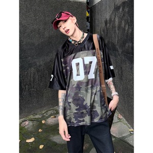 Camiseta Casual Masculina Camuflaje Manga Corta Estilo Americano Secado Rápido Cuello en V 07 - Product Image 6