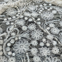 Tissu en dentelle ajourée brodé de fleurs en 3D avec de grands et petits motifs de fleurs et de vigne, 100% polyester, pour mariage
