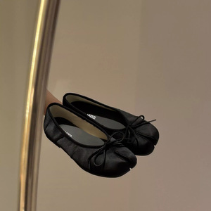 Zapatos Planos de Satén Estilo Bailarina con Punta Separada para Mujer, Novedad Primavera/Verano 2026, Zapatos Bajos con Punta Abierta - Product Image 4