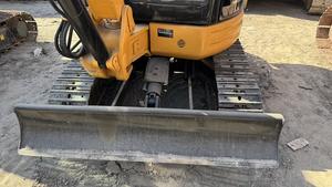 Excavatrice compacte à rayon de braquage réduit Caterpillar 303.5E CR, Expert en espaces restreints, excellente mobilité - Product Image 6