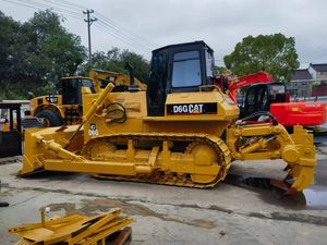 รถดันดินตีนตะขาบ CAT D6G มือสอง สภาพดี พร้อมริปเปอร์ สำหรับงานดินหนักและงานก่อสร้าง - Product Image 2
