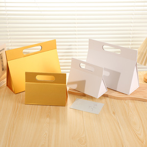 Scatola Regalo Pieghevole con Coperchio a Ribalta, Laminazione Opaca/Lucida, Personalizzabile, Chiusura Magnetica, Opzioni Nastro - Product Image 1