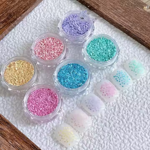 Vente en gros de macaron personnalisé couleurs bouteille ongles paillettes résistant aux solvants grosses paillettes en vrac gobelet époxy décorations de Noël - Product Image 1