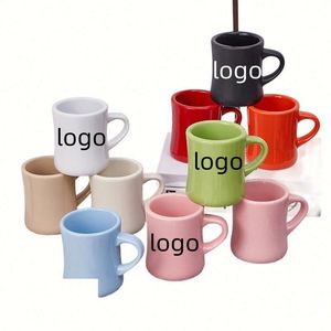 แก้วกาแฟเซรามิกทรงคลาสสิคแบบหนา พร้อมหูจับรูปตัว C สองนิ้ว จับถนัดมือ เหมาะสำหรับร้านอาหารสไตล์เรโทร - Product Image 1