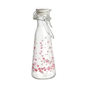 玻璃包装500毫升樱花设计水饮料玻璃瓶底口带金属盖