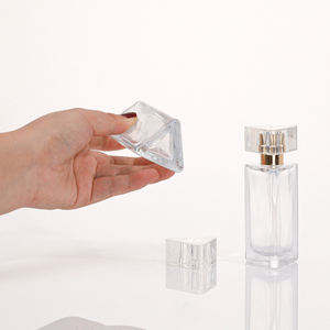 Alta Qualidade Triangular Prism 30ml 45ml Triângulo Vidro Perfume Garrafas Lid & Pump Pulverizador Atacado - Product Image 2