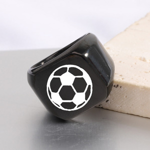 Bague de football tendance 18MM carrée gravée au laser, bijou unisexe, cadeau - Product Image 4