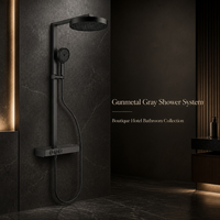 Système de douche mural en laiton finition noir mat avec douchette à main et pommeau de douche rond, rail vertical et trois boutons de commande pour salle de bain