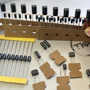 Магнитные фильтры постоянного тока с UHF-фильтрацией для снижения электромагнитных помех в линиях питания и сигнальных цепях - Product Image 3