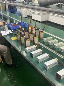 Cellules de batterie au lithium à haute densité énergétique 400Wh/KG, état solide, 3,7V, 120000mAh, 10C, pour applications industrielles - Product Image 3