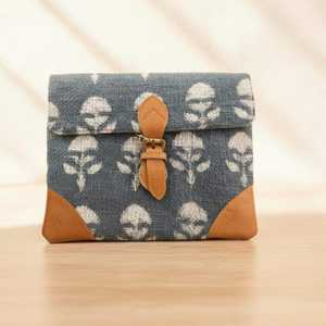 Bolsa para Tablet Hecha a Mano con Estampado de Bloques, Bolsa Organizadora de Tela de Alfombra con Detalles de Cuero, Venta al por Mayor, Exportación a India - Product Image 4