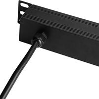 PDU Multiprise de Distribution 1U 19 Pouces 8 Prises Type EU/Français en Aluminium pour Montage en Rack Unité pour Centre de Données