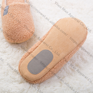 Chaussons d'hôtel en fourrure fantaisie pour femmes, confortables et moelleux, en peluche, pour l'hiver, en fourrure douce, pour la maison - Product Image 4