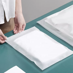 ถุงพลาสติกแบบมีซิปล็อคผิวด้านสำหรับบรรจุภัณฑ์เสื้อผ้า - Product Image 6