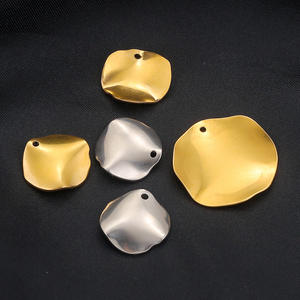 Pendientes redondos de lentejuelas irregulares deformadas doradas de acero inoxidable al por mayor, abalorios de pendientes Diy para la fabricación de joyas - Product Image 4