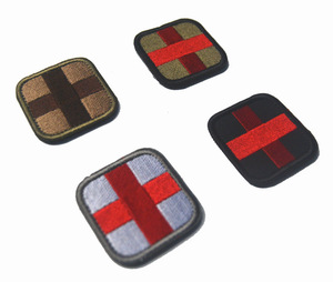 Parche Médico Táctico Personalizado de Fábrica con Cruz Roja para Equipo de Caza, Uso en EMS y Seguridad, con Cierre de Gancho y Bucle, Certificado CE - Product Image 4