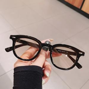 Nouvelle <span class=keywords><strong>tendance</strong></span> de style, lunettes de soleil carrées classiques en plastique pour hommes et femmes, mode coréenne <span class=keywords><strong>2023</strong></span>, lunettes de soleil unisexes pour l'extérieur - Product Image 5