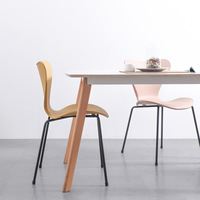 Chaise de salle à manger empilable moderne sans accoudoirs avec pieds en métal pour restaurant et café en plein air – Vente en gros