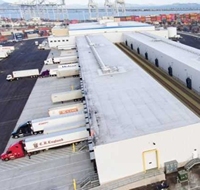 Entrepôt de stockage alimentaire, centre de distribution réfrigéré, bâtiment de la chaîne du froid, construction en structure métallique, entrepôt à grande portée