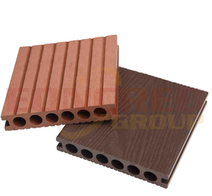 Plancher en bois WPC résistant aux hautes températures avec installation à clipser, spécial pour une utilisation <span class=keywords><strong>sur</strong></span> la <span class=keywords><strong>terrasse</strong></span> et au bord de la piscine des villas. - Product Image 5