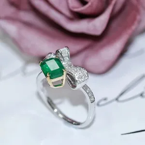 Cincin Kupu-kupu Perhiasan Kustom Klasik dengan Kotak Perhiasan Halus Batu Permata Zamrud Alami Cincin Berlian GIA