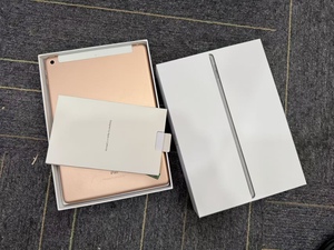 Usato per iPad 5 2017 A1822 WIFI 9.7 Pollici 128GB <span class=keywords><strong>Apple</strong></span> A9 Chip Retina Touch Screen <span class=keywords><strong>Tablet</strong></span> con iPadOS - Product Image 6
