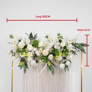 Composizione Floreale Decorativa per Corridoio Nuziale, Rose Bianche Artificiali con Foglie Verdi, Runner Floreale per Decorazione Ingresso - Product Image 5
