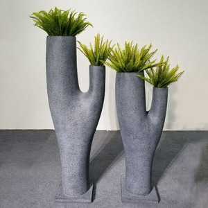 Pot <span class=keywords><strong>de</strong></span> fleurs d'extérieur Missed Tree, style nordique moderne, pots <span class=keywords><strong>de</strong></span> jardin décoratifs, pots <span class=keywords><strong>de</strong></span> fleurs en fibre <span class=keywords><strong>de</strong></span> verre pour l'intérieur, pots <span class=keywords><strong>de</strong></span> plantes sculptés à la main en Europe, style simple et moderne - Product Image 2