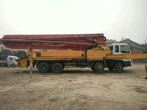 Pompe à béton d'occasion de marque renommée, haute qualité, châssis Isuzu jeune, portée verticale 40m, alimentation diesel, productivité 12m/h, capacité 25000kg - Product Image 6